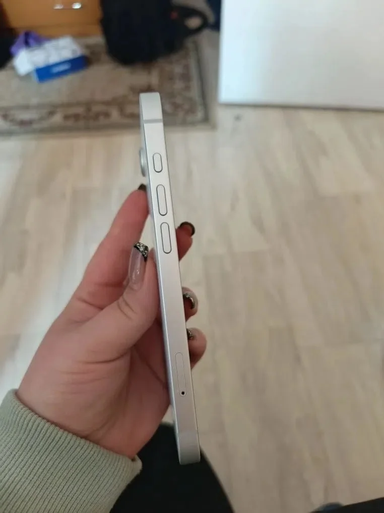 iPhone 16e 128gb, фото 3